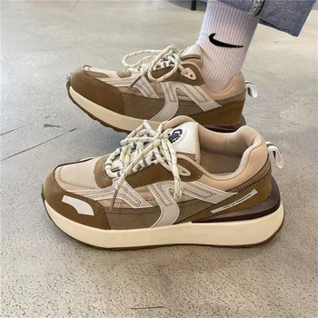 2023 yeni Kadın yürüyüş ayakkabısı Moda Kalın Alt Sneakers Lace Up Hafif Nefes Kahverengi Platformu Vintage Sneakers